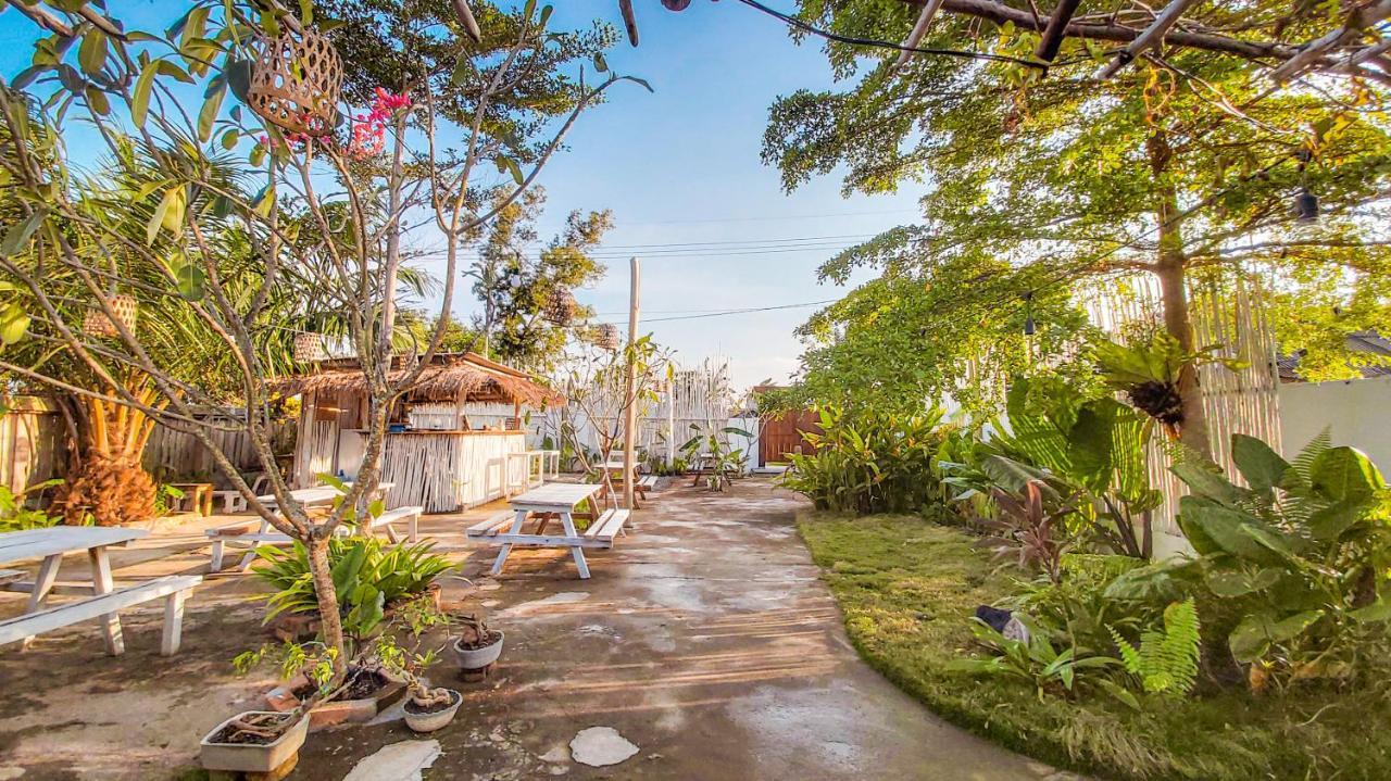Beanbag Bintan Backpacker Hostel Kangkakawal Екстериор снимка